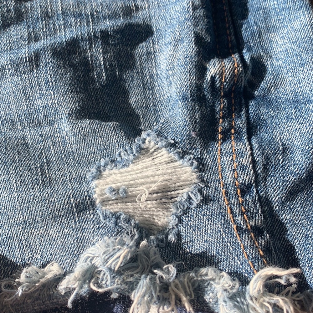 ⭐️Old Navy Patriotic Boyfriend Shorts Distressed Sz 2⭐️ - Picture 8 of 8